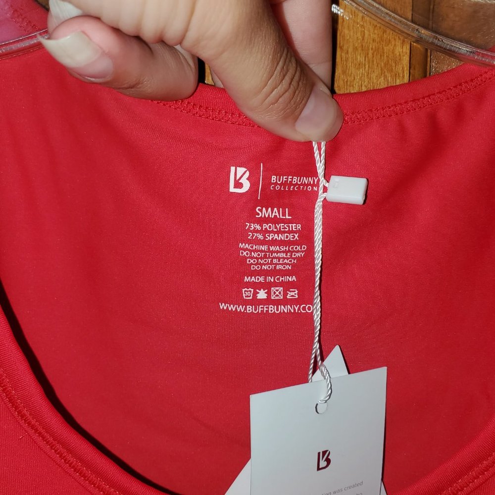 New Buffbunny red sports bra. VIDA collection - Picture 2 of 7